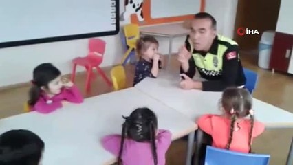 Anaokulundaki Minik Öğrencilerle Trafik Polisi Arasında Güldüren Diyalog