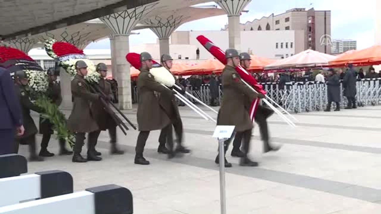 Sancaktepe'de Askeri Helikopterin Düşmesi - Şehit Şaylan ve Bekli Son Yolculuğuna Uğurlandı (4)