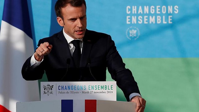 Макрон: топливный налог нужен, но подход изменим