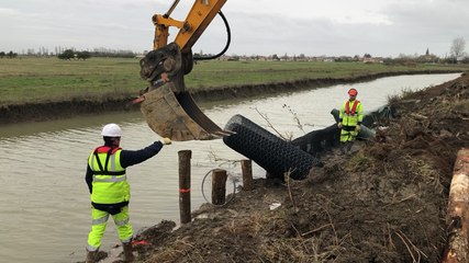 Réfection des accotements des routes du marais.