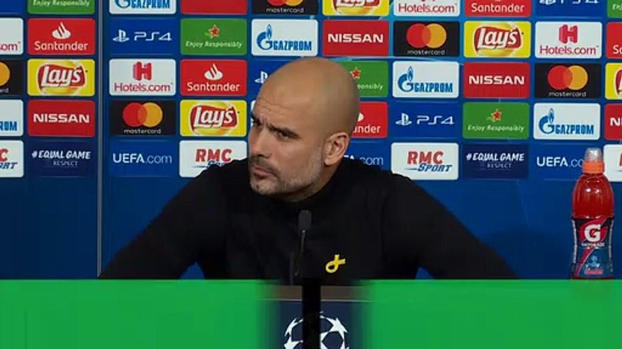 Não foram precisas palavras: Guardiola reagiu ao 'murro' a comparação com Mourinho