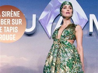 Amber Heard se fait remarquer à la première d'Aquaman