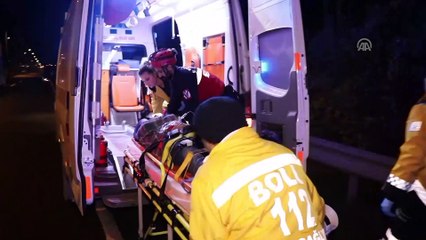 Minibüs ile kamyonet çarpıştı: 3 yaralı - BOLU