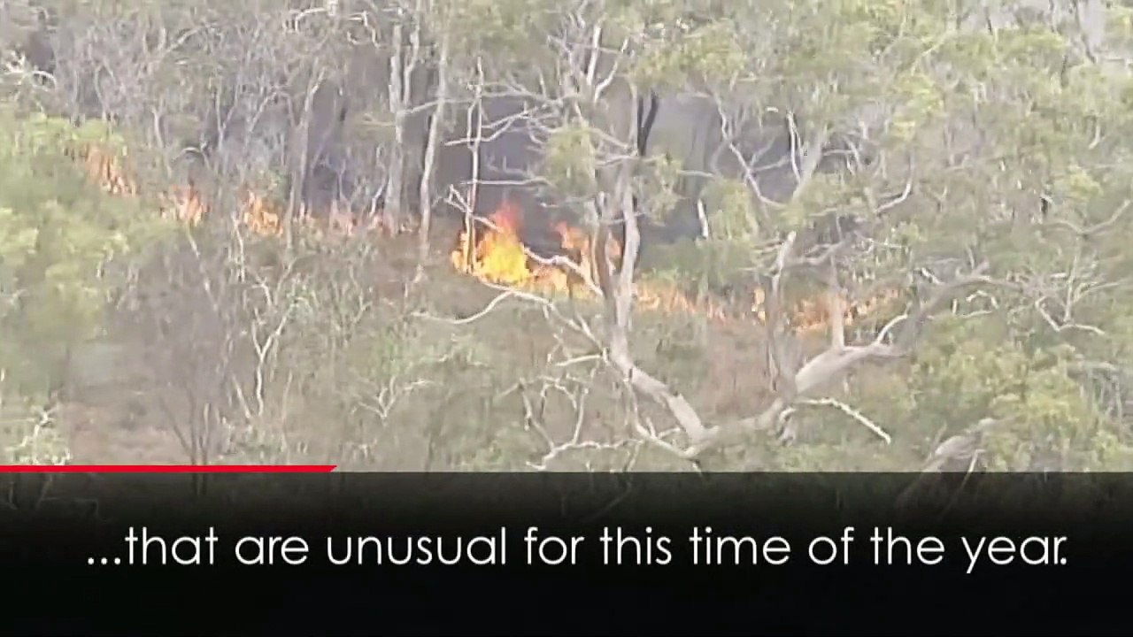 Major bushfire threatens homes during Australian heatwave