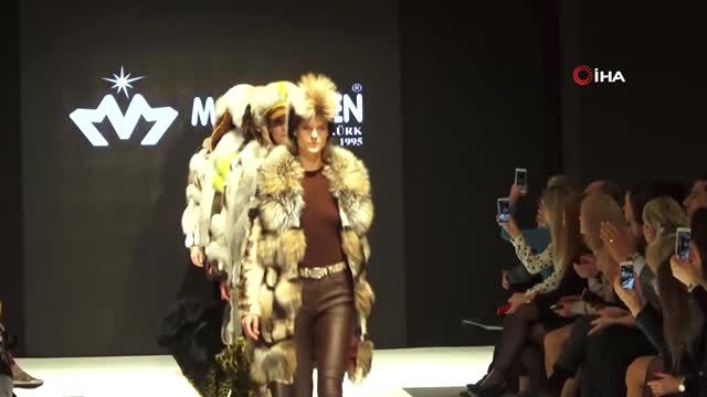 Deri ve Kürk Moda Fuarı'nda Manken Çağla Şikel ve Şarkıcı Ayşe Hatun Önal Podyuma Çıktı