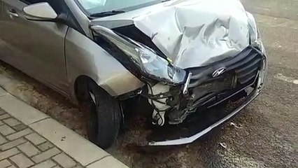 Jovem fica ferida após colisão entre carro e SUV