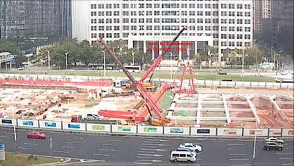 Zeitraffer , Timelapse vom Aufbau eines Portalkranes