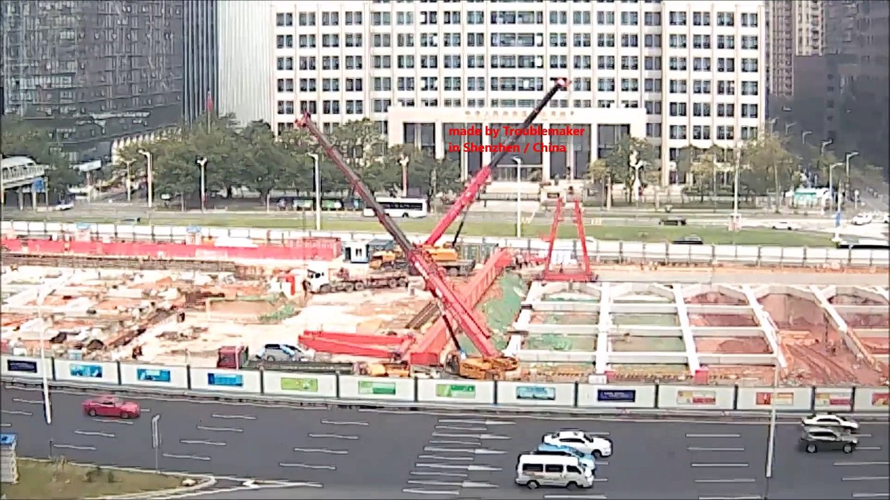 Zeitraffer , Timelapse vom Aufbau eines Portalkranes