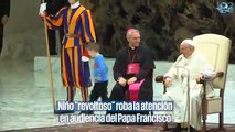 Niño roba la atención en audiencia del Papa Francisco