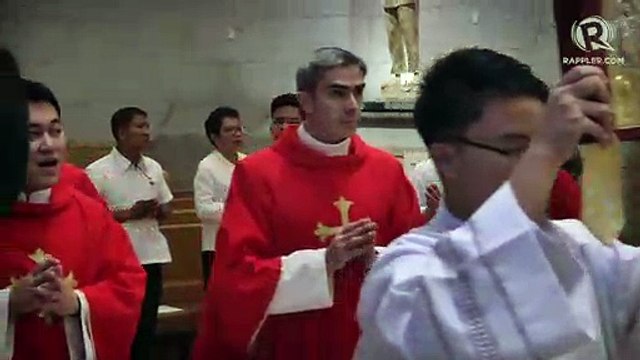 Fr Chito Soganub leads Red Wednesday for persecuted Christians