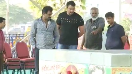 ಸಮಾಧಿ ಬಳಿ ಬಂದು ನಿಂತ ನಟ ದರ್ಶನ್ | FILMIBEAT KANNADA