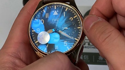 Give you the feeling of shining in front of your eyes! uuuuuuuuuu Assessment of the Universal Bronze Flying Wristwatch 给你眼前一亮的感觉！测评闪闪发亮超像黄金的万国青铜大飞腕表