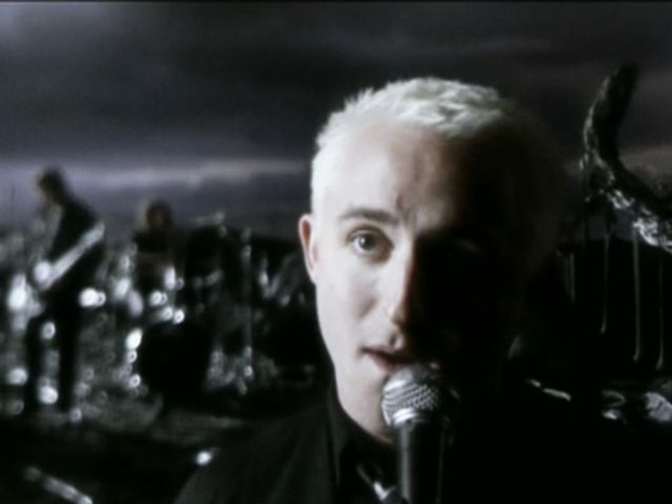 Yellowcard Light Up The Sky video Dailymotion