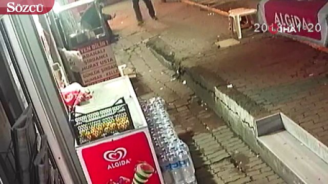 Beyoğlu’nda kapkaç anı kamerada