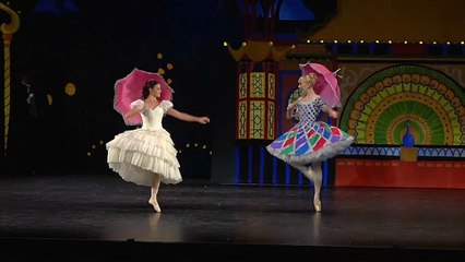 شاهد: عرض باليه بأزياء من تصميم ملكة الدنمارك مارغريث الثانية