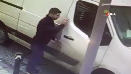 Şişli'de Yük Boşaltılan Minibüsten Telefonu Böyle Çaldı