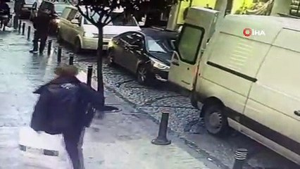 Şişli’de yük boşaltılan minibüsten telefonu böyle çaldı