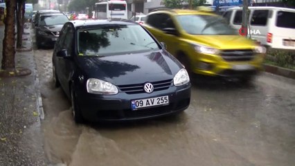 Aydın’da sağanak yağış hayatı olumsuz etkiledi