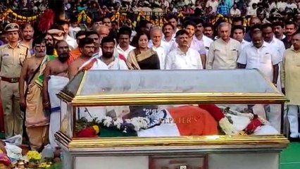 Ambareesh: 14 ದಿನ ಇದ್ದಿದ್ದರೇ ಅಂಬಿ ಮನೆಯಲ್ಲಿ ನಡೆಯುತ್ತಿತ್ತು ಸಂಭ್ರಮ | FILMIBEAT KANNADA