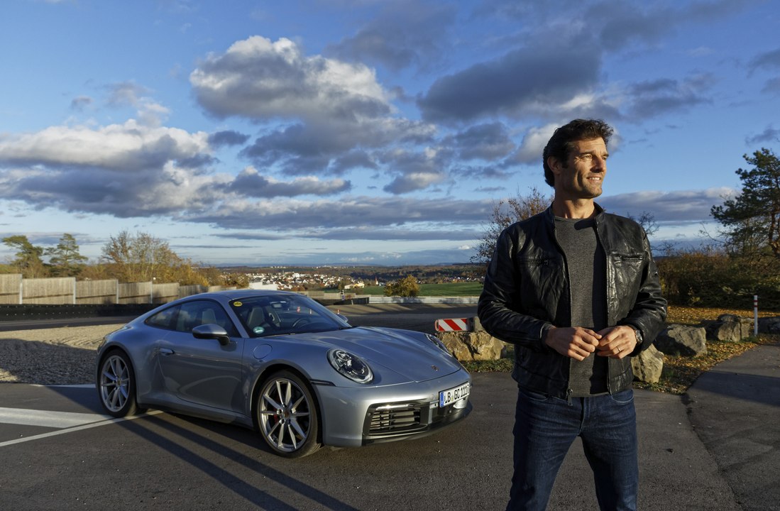 Kurz vor der Weltpremiere - Mark Webber im neuen Porsche 911