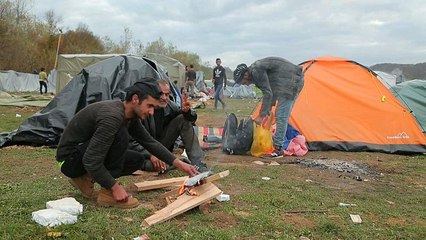 Télécharger la video: Bosnia, la nuova rotta di migranti verso l'UE