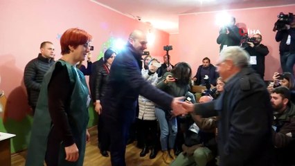 Gürcistan’da Halk Cumhurbaşkanını Seçmek İçin Sandık Başında