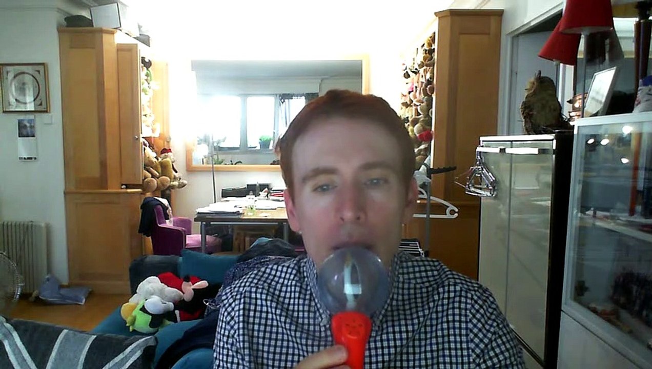 Wiwi égratigne "faut pas taper sur madame" de Franko