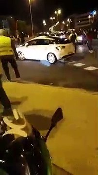 Montpellier un automobiliste essaie de renverser des gilets jaunes