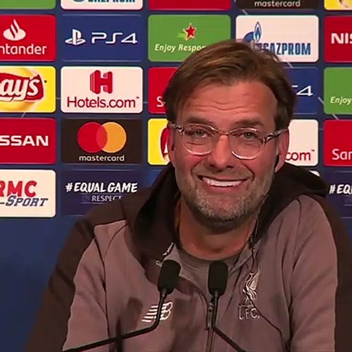 Jürgen Klopp perturbé par une 'voix très érotique' de la traduction dans son oreillette !