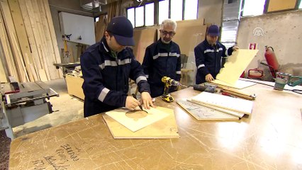 Sahne dekorundan patilere sıcak yuva - İSTANBUL