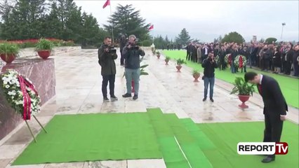 Report TV - PD në Tiranë për Ditën e Pavarësë, Basha: Nderime, luftë e pandarë për liri-demokraci