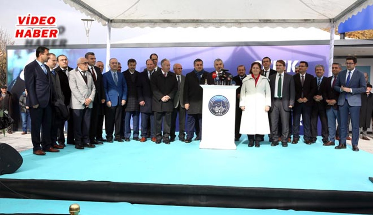 (28 Kasım 2018) ÇELİK BAŞKAN İLE YÜKSELEN KAYSERİ FAALİYET TANITIM ÇADIRI HUNAT MEDRESESİ ÖNÜNDE AÇILDI