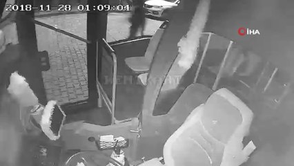 - 'Kasklı hırsız' bozuk para çalarken zor anlar yaşadı