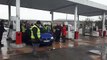 Une automobiliste conspuée par les gilets jaunes après avoir forcé la chaîne humaine de la station-service d'Auchan