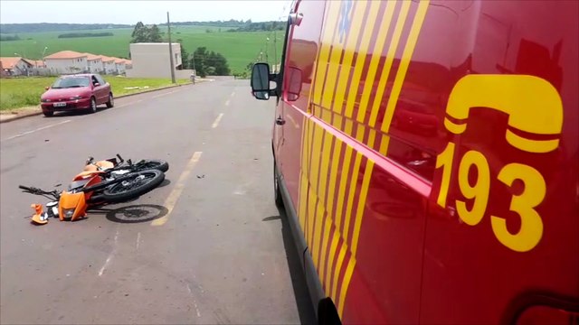 Duas pessoas se ferem em colisão no Riviera