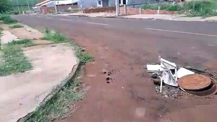 Morador faz reclamação sobre deformação em via pública