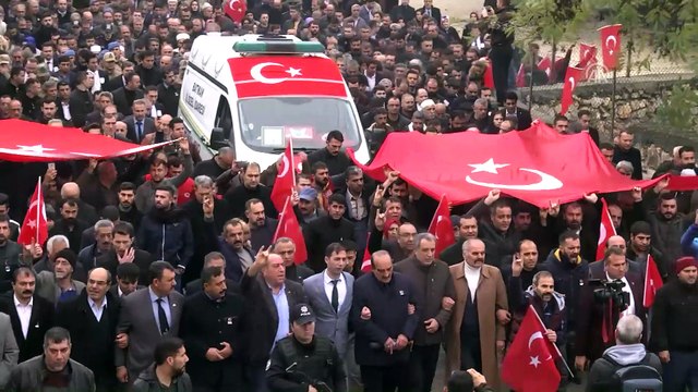 Şehit polis memuru Öztekin, son yolculuğuna uğurlandı (3) - DİYARBAKIR