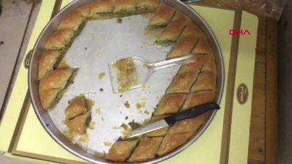 Gaziantep Polis Önce Ceza Kesti, Sonra Baklava İkram Etti