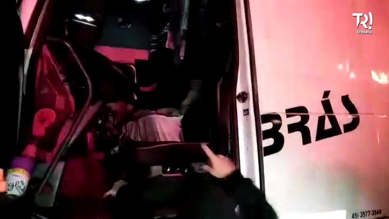 Cães farejadores encontram mais de 200 kg de drogas no Paraná