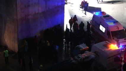 CHP’li milletvekilleri Kuzey Marmara Otoyolu’ndaki göçük alanında incelemelerde bulundu