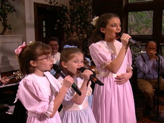 Bill & Gloria Gaither - Farther Along