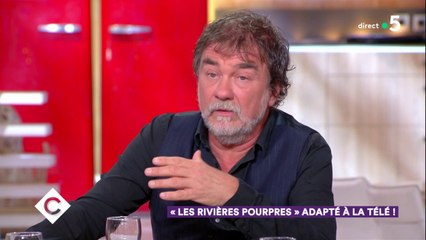 "Les Rivières Pourpres" adapté à la télé ! - C à Vous - 28/11/2018