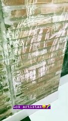 Paula quejándose que "los artistas" le pintan las paredes jajaja - 28 de Noviembre