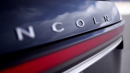Lincoln Aviator 2019 - Exterior - Interior - Driving