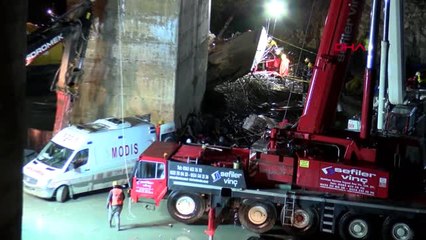 Kocaeli - Gebze'de Viyadük İnşaatı Sırasında Beton Blok Düştü; 3 Ölü, 1 Yaralı