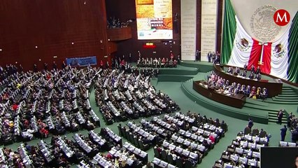 Recuerdan a los 43 normalistas en la toma de protesta de AMLO