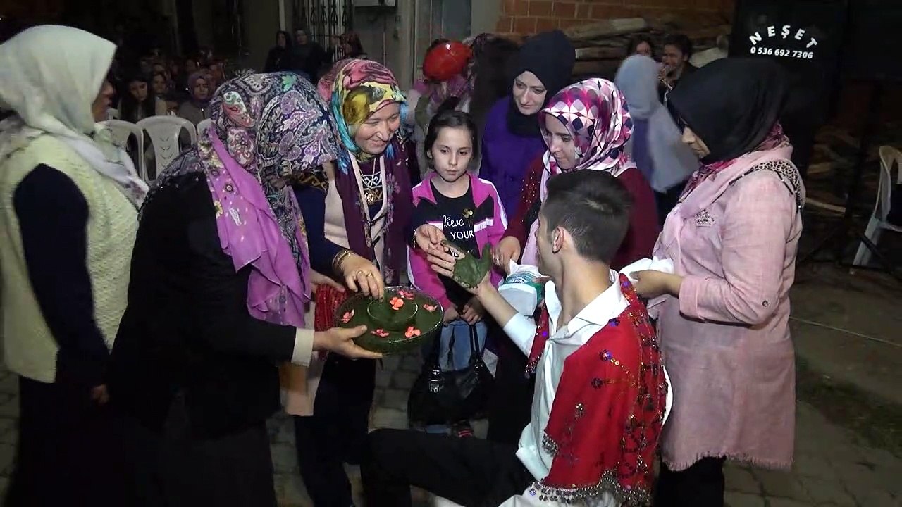 ASKER KINASI  ASKERE KINA YAKMA ADETLERİ SERKAN SARIKAYA