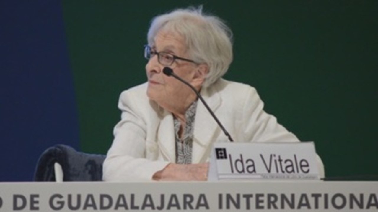 Ida Vitale aconseja a los jóvenes leer cosas distintas y releer
