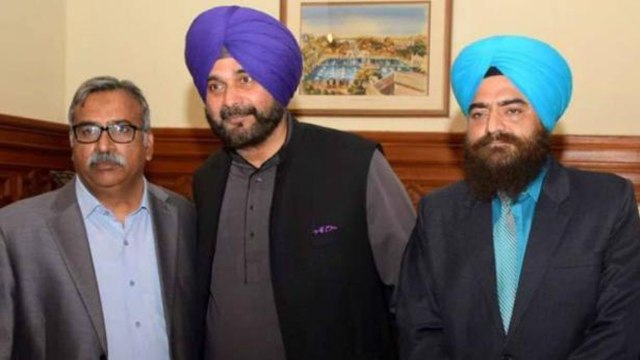 Kartarpur Corridor: Khalistani Supporter संग Photo खिंचवा कर बुरे फंसे Navjot Sidhu । वनइंडिया हिंदी