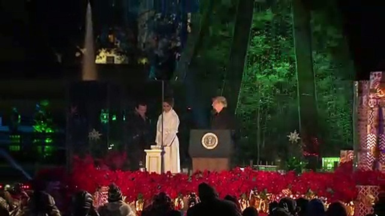 Trump attends National Tree Lighting Ceremony